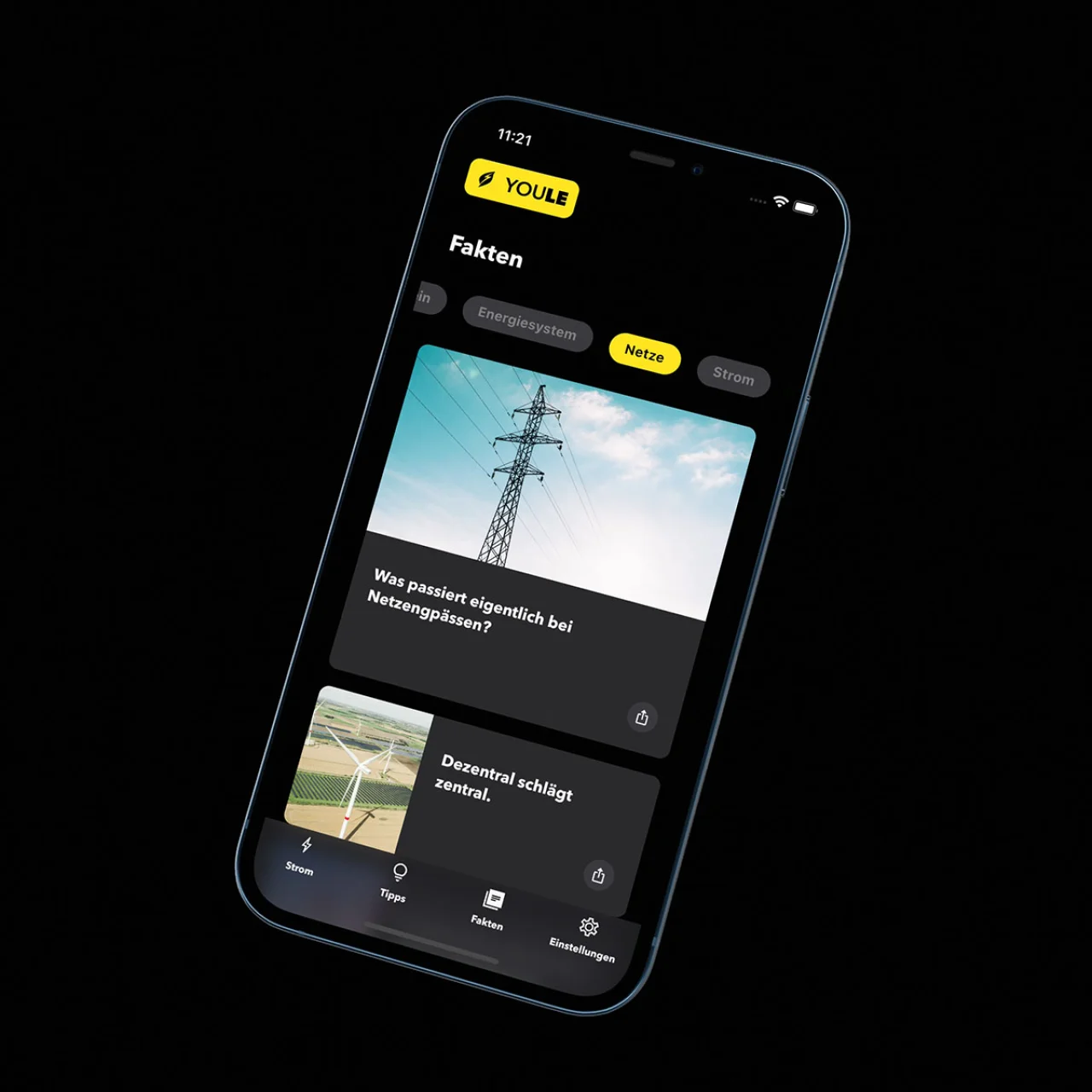 Smartphone mit der YOULE-App, die Informationen zu Energiesystemen und Netzen anzeigt.